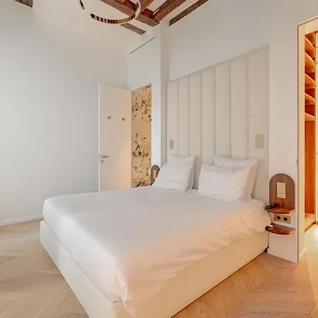 Stylish Rue Des Rosiers Gem Brand New 2-bedr Apartment